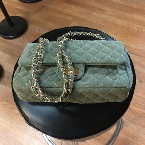 Hunter green flap turn lock quilted bag with chain